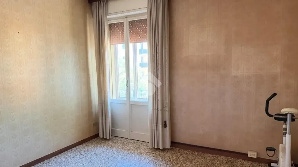 Pièces - Bright Bilocale with Balcony in Bologna