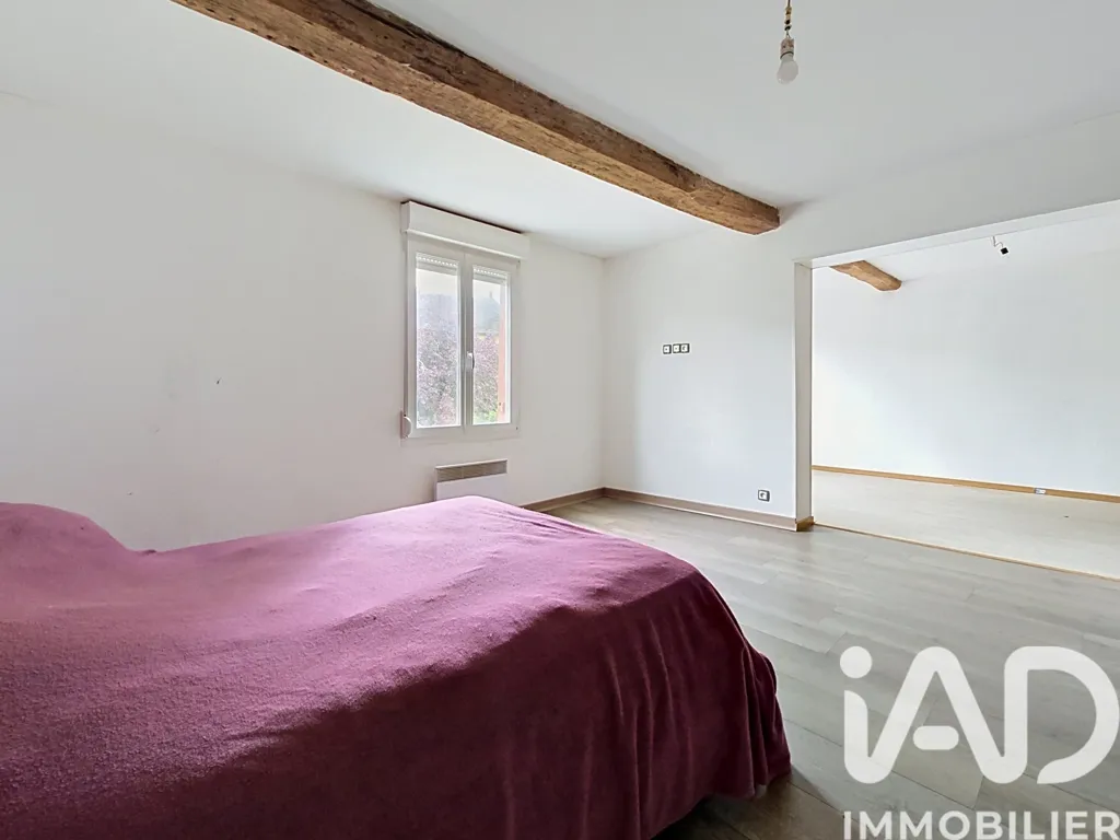 Bedrooms - Traditional House with River Access in Wasigny