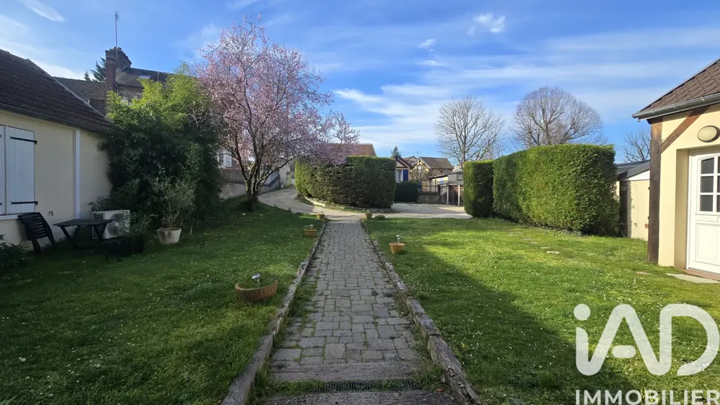 Giardino - 3-Bedroom Flat with Terrace in Vernon Centre