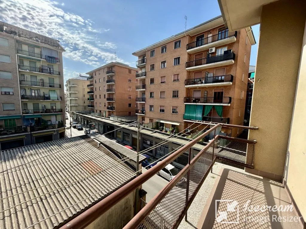 Balcon - Spacious Apartment with Balcony in Acqui Terme