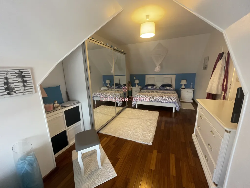 Magamistoad - Family House with Full Basement in Ormoy