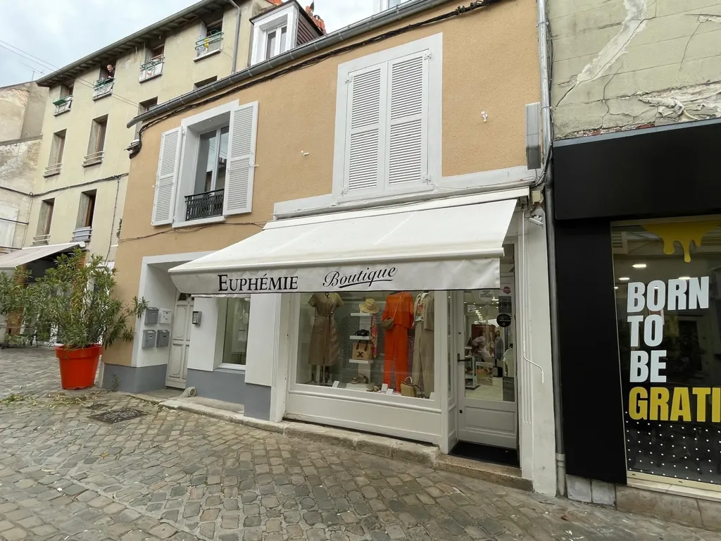 Välivaade - Retail Shop with Storage in Étampes