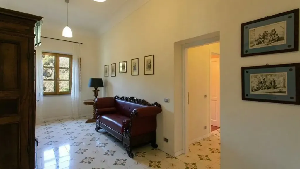 Esik - Historic Villa with Pool in Porto Azzurro