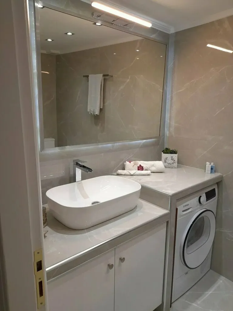 Salles de bain - Renovated Flat with Balconies in Kallithea