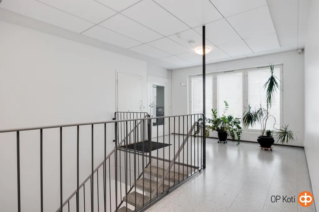 Stanze - Apartment with Large Balcony in Central Location