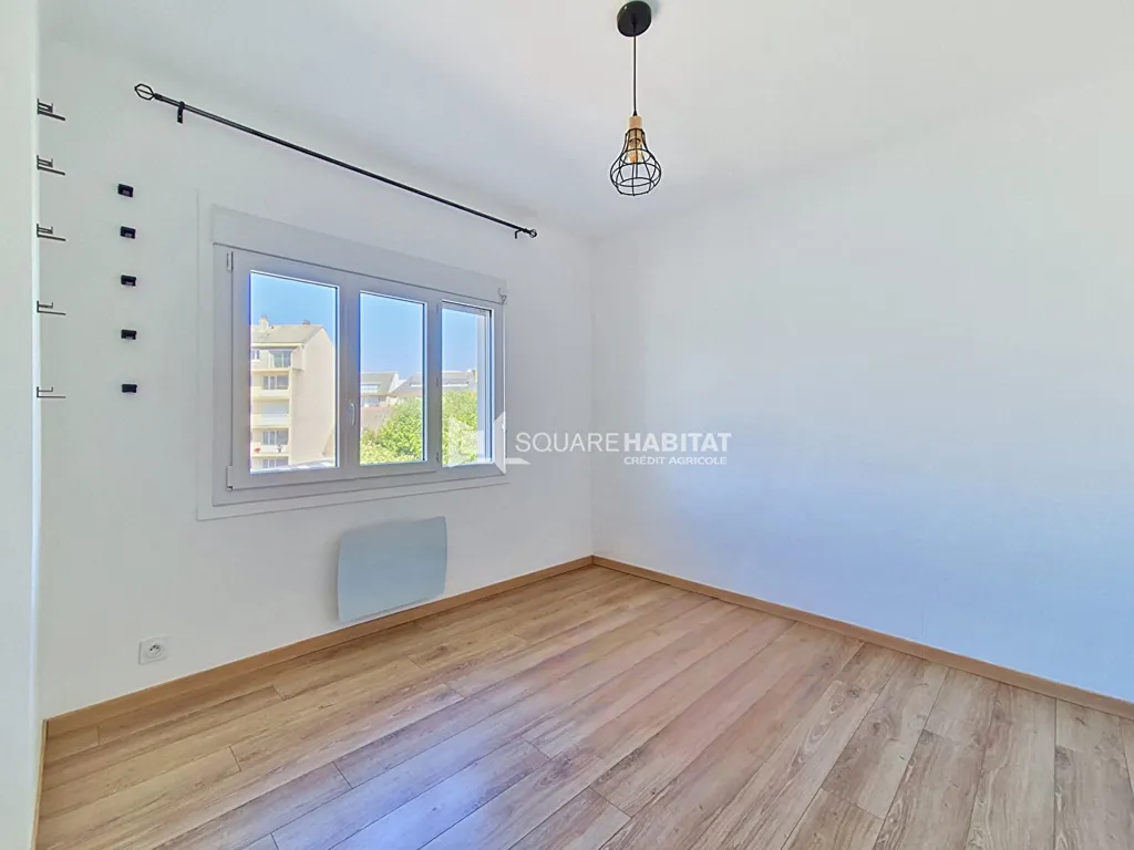 Toad - 3-Bedroom Flat in Central Perros Guirec