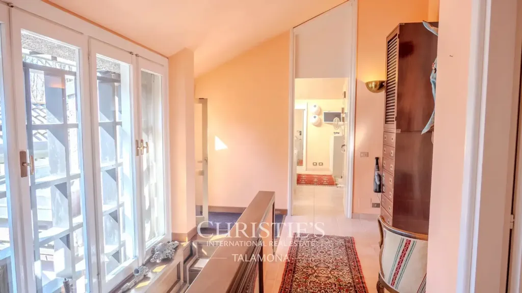 Hallway - Lakefront Villa with Private Park in Ranco
