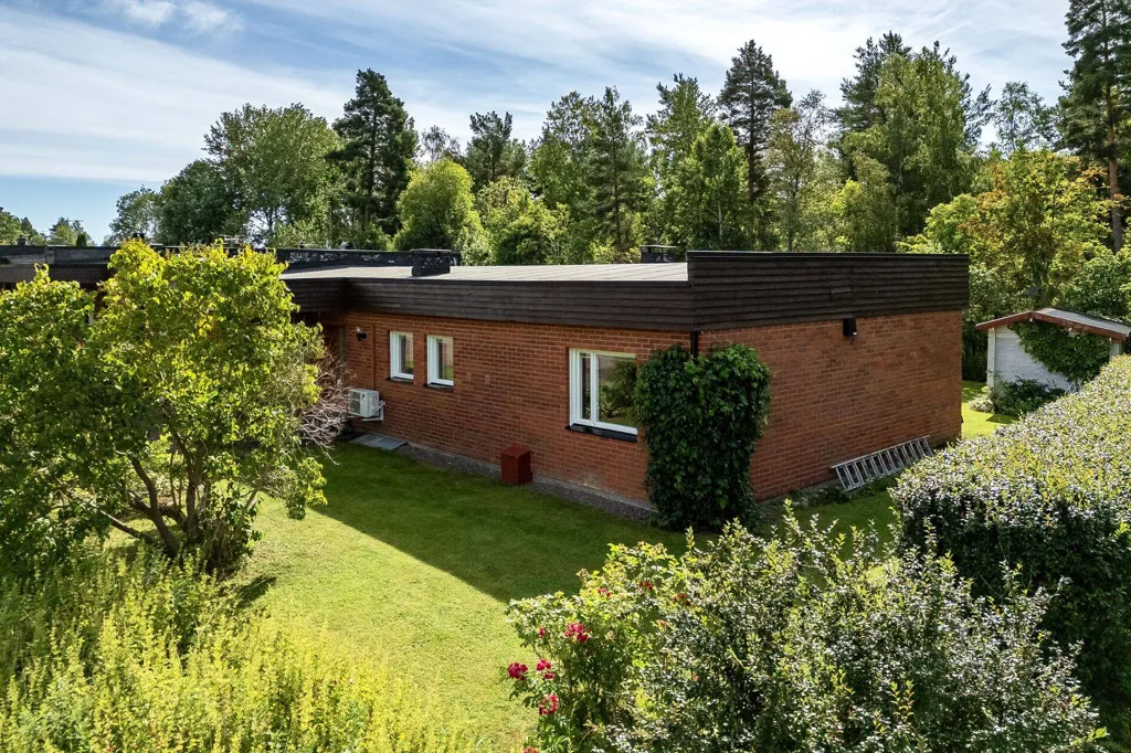 Välivaade - Modernised Bungalow with Garden in Falun