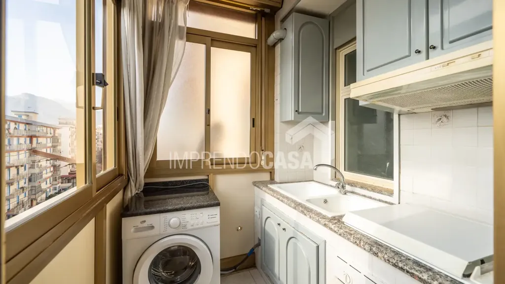 Cuisine - Panoramic Apartment with Balcony in Palermo