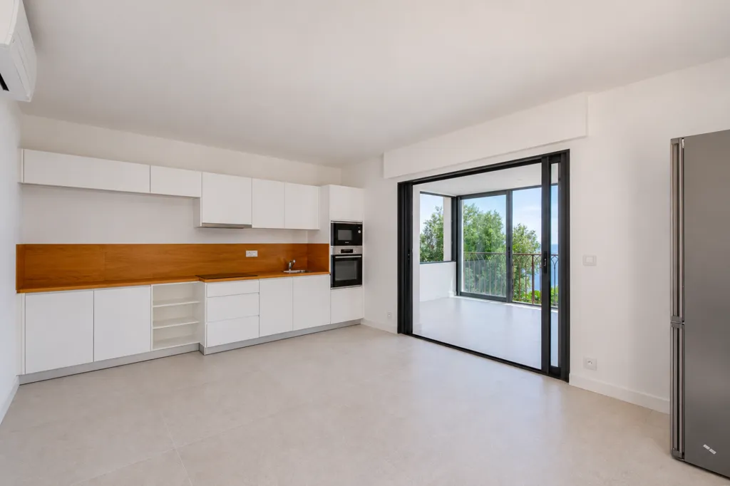 Cuisine - Villa Contemporaine avec Vue Panoramique sur la Mer à Sainte-Maxime