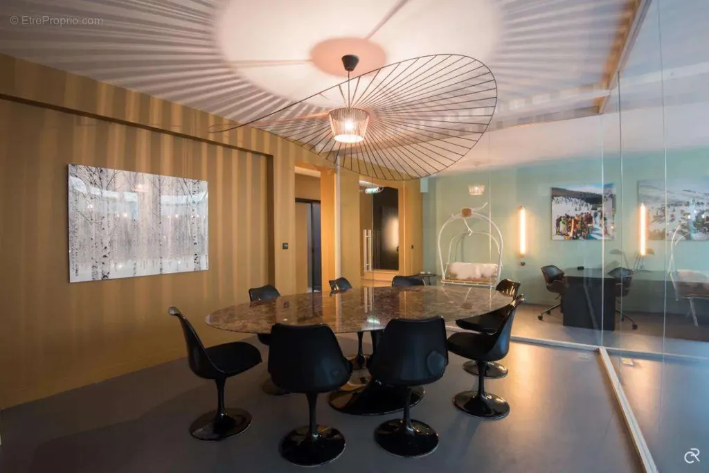 Salle à manger - Loft Rénové avec Verrière et Fibre Optique