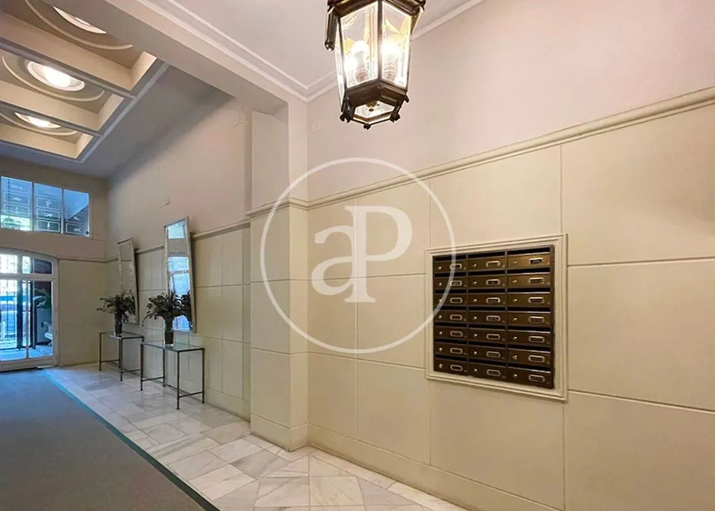 Ingresso - Luxury Apartment with High Ceilings in Salamanca
