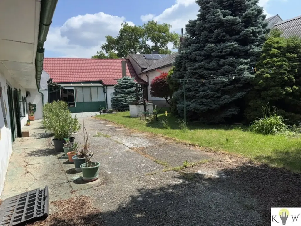 Garden - Historic Estate with Large Grounds in Kittsee