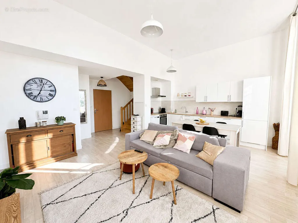 Elutuba - Duplex with Cathedral Ceiling in Poitiers