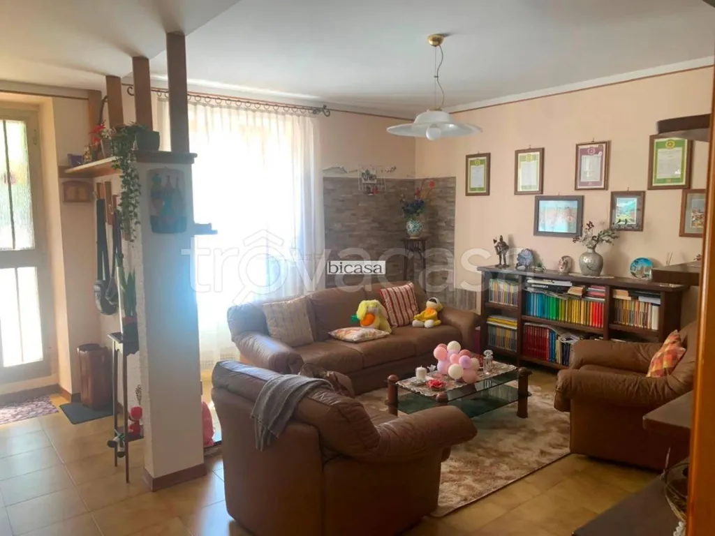 Elutuba - Apartment with Hill View in Mombaroccio