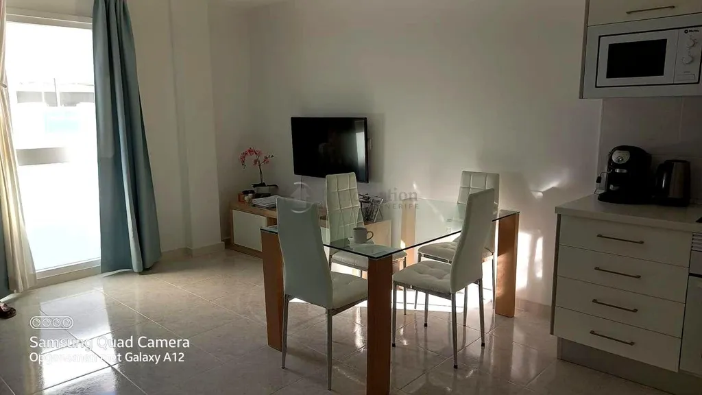 Söögituba - Ground Floor Flat with Patio in San Isidro