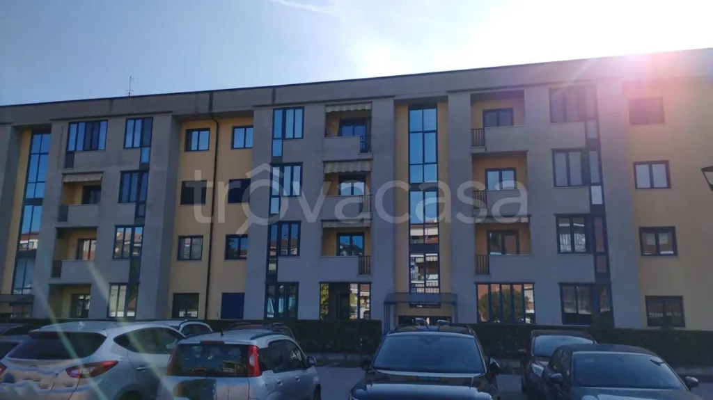 Esterno - Apartment with Balcony in Bra