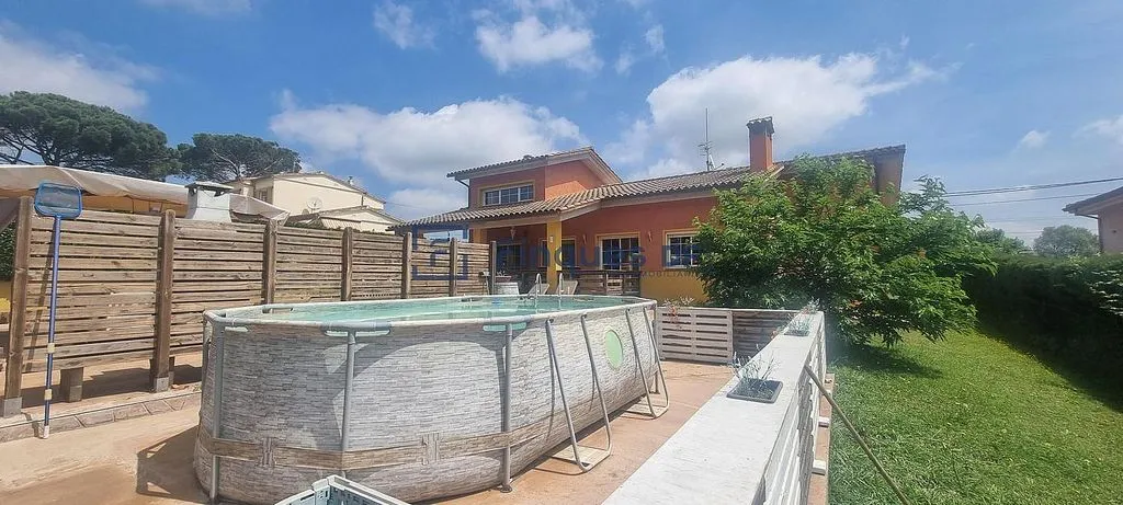 Bassein - Spacious House with Garden in Caldes de Malavella