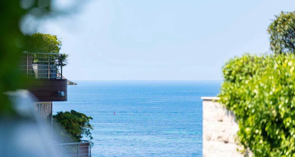 Terrass - 2 magamistoaga korter asukohas Budva