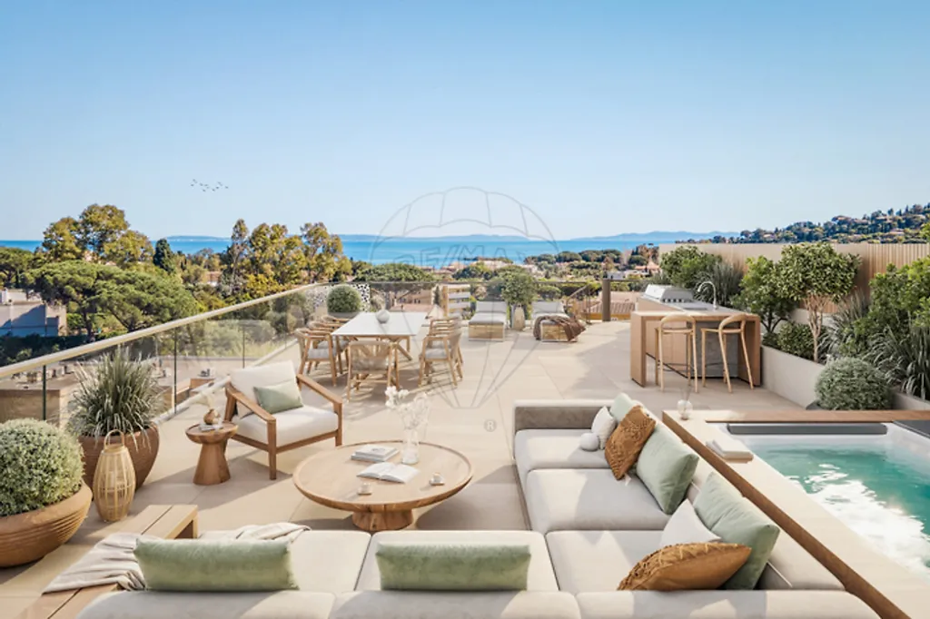 Terrass - Rooftop Penthouse with Bay View in Le Lavandou