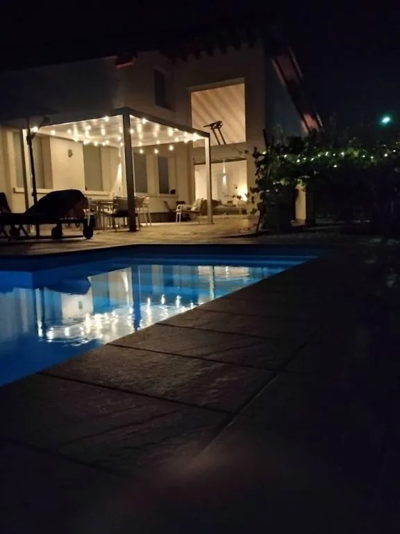 Bassein - Semi-Detached Villa with Pool in Mirano