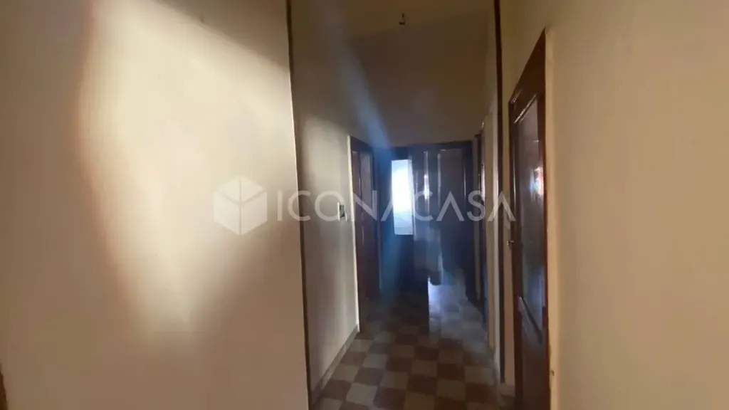 Entrée - Triplex with Double Aspect in Barletta