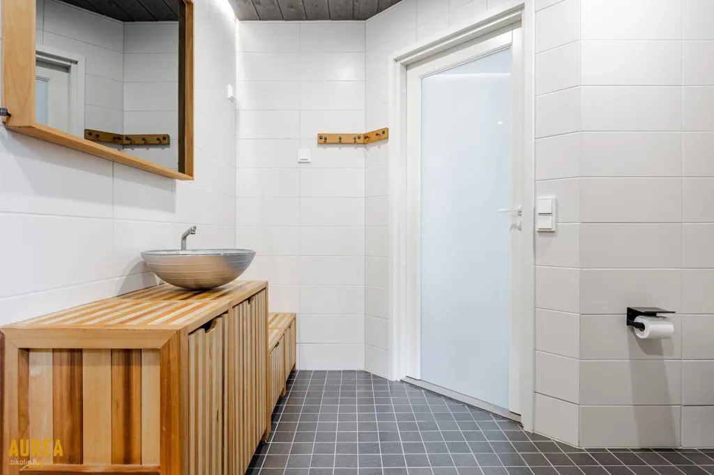 Bagni - Modernised Detached House with Garden in Ii