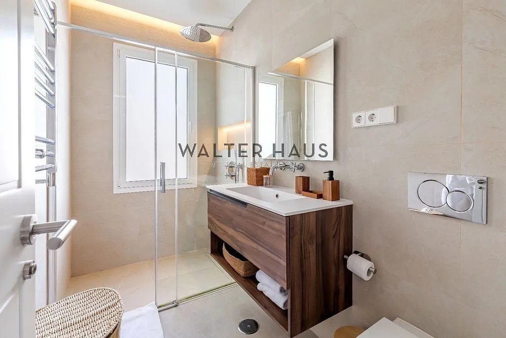 Vannitoad - Modern Flat with Terrace in Recoletos, Madrid