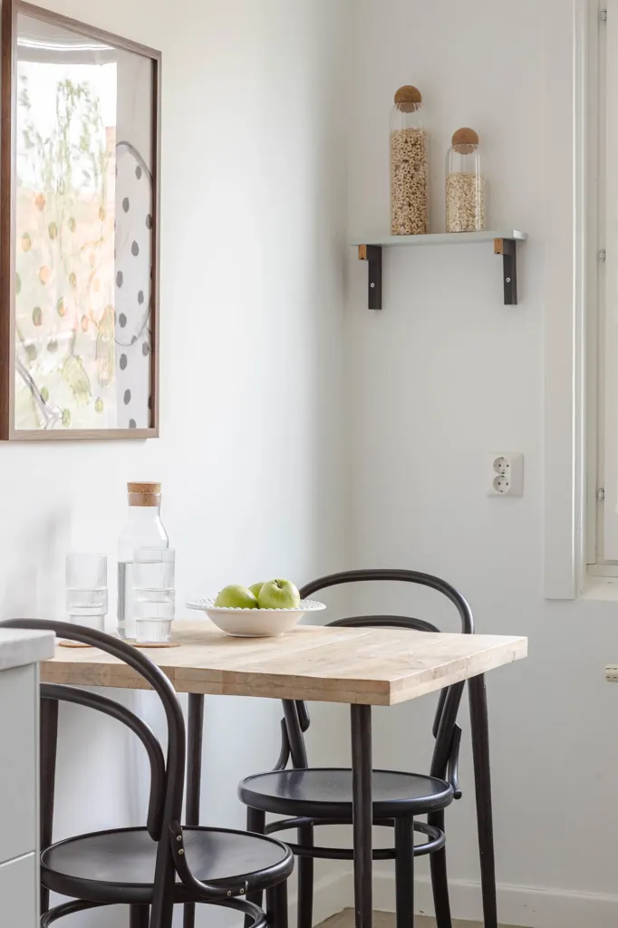 Dining Room - Gable Flat with South-Facing Balcony in Västerås