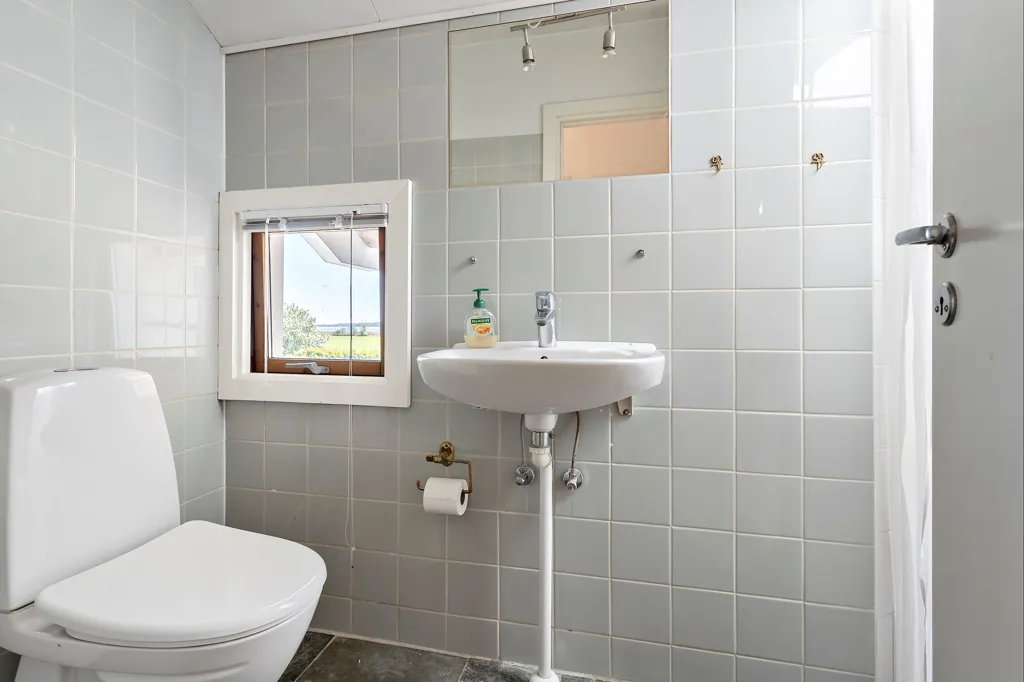 Salles de bain - Historic Villa with Garden in Hundested