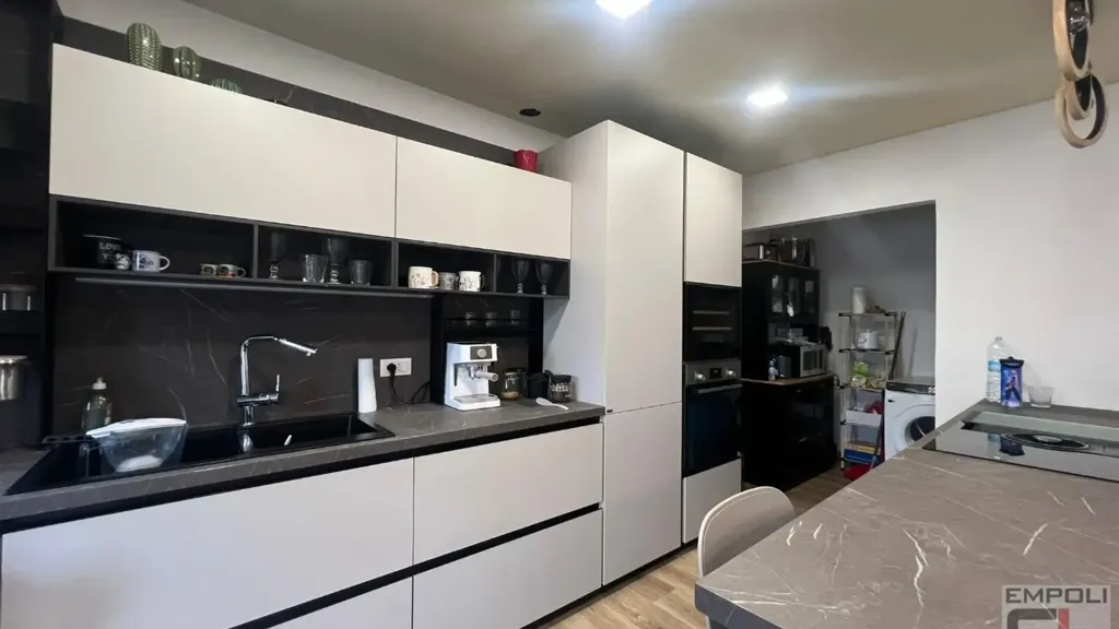 Köök - Rearranged Apartment with Balcony in Empoli