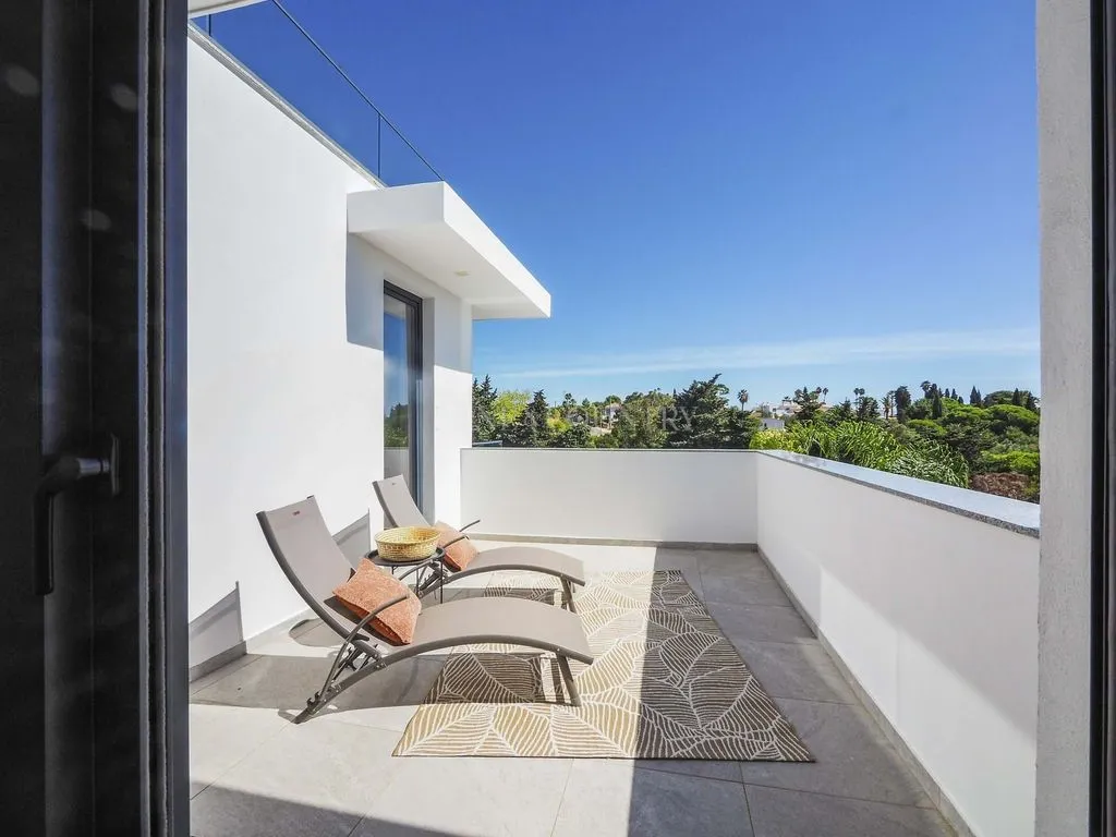 Balcon - Contemporary Villa with Pool in Lagoa