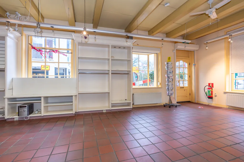 Rooms - Monumental Shopfront in Maarssen Village
