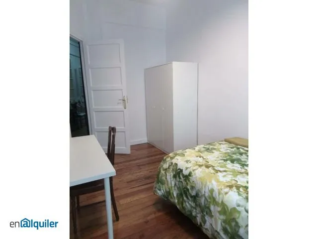 Magamistoad - Furnished Flat with Balcony in Gros