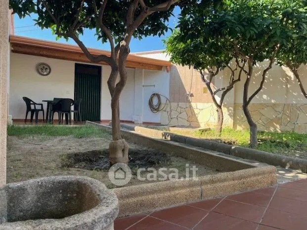Aed - Rustic Villa with Garden in Saponara