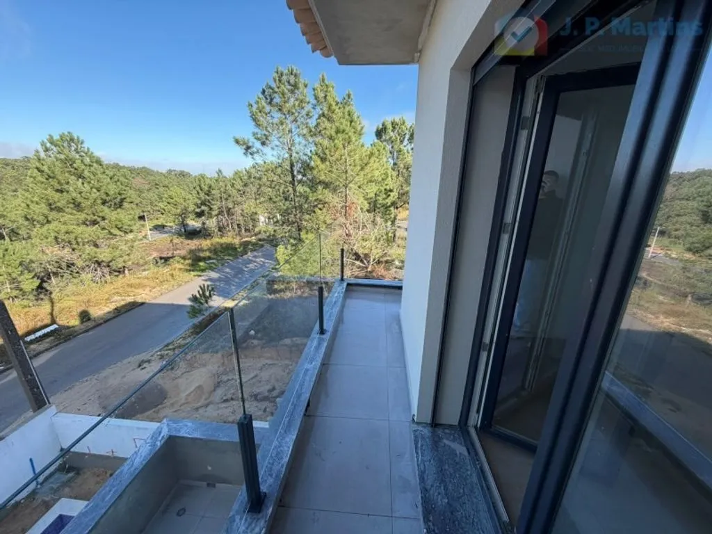 Balcon - Luxury Detached House with Pool in Seixal
