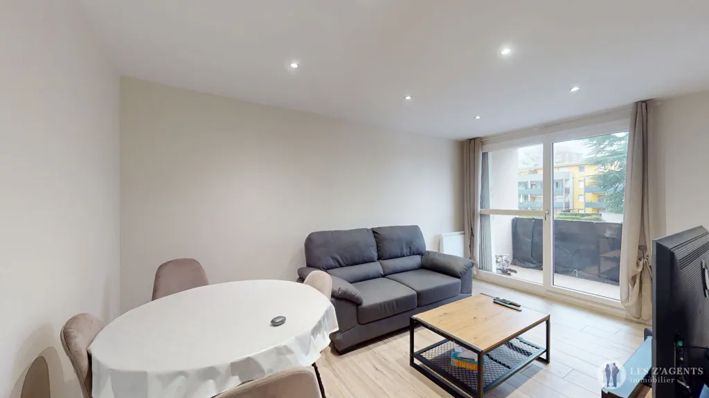 Séjour - Appartement 3 Pièces avec Parking à Echirolles