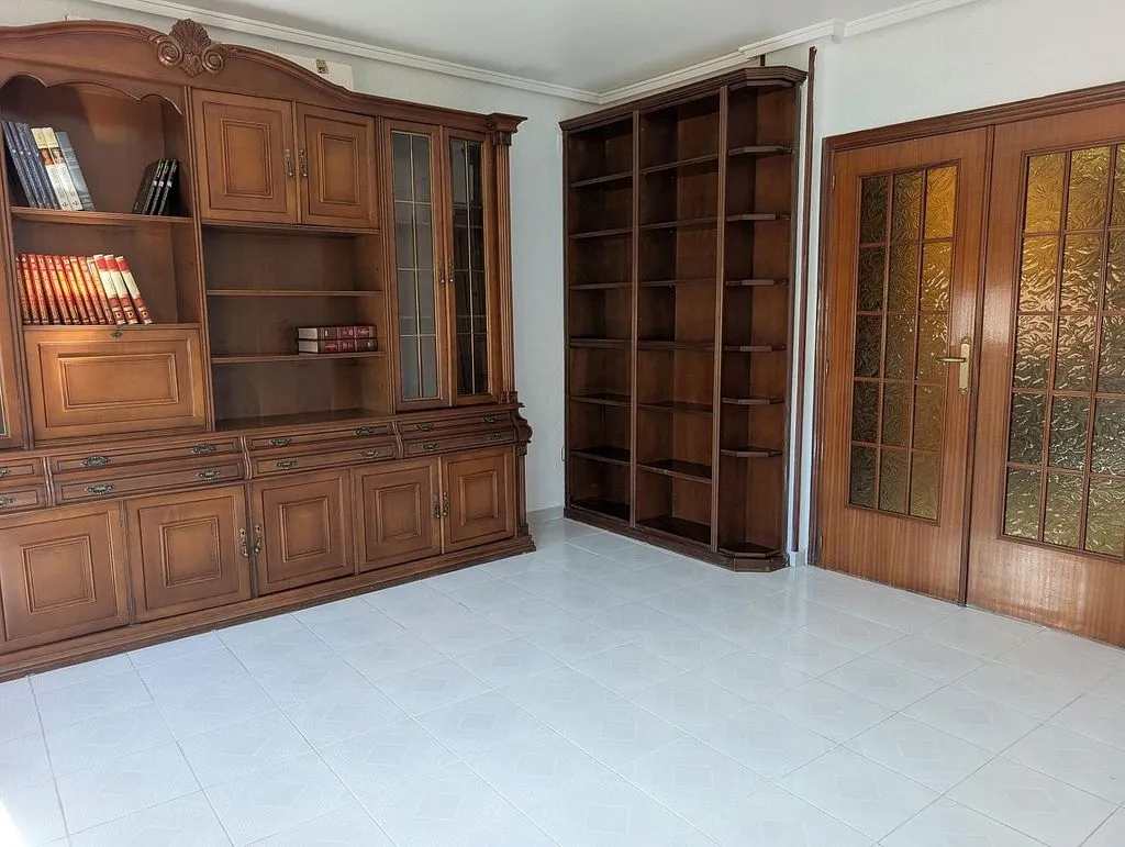 Bureau - Apartment with Terrace in Paterna Centre