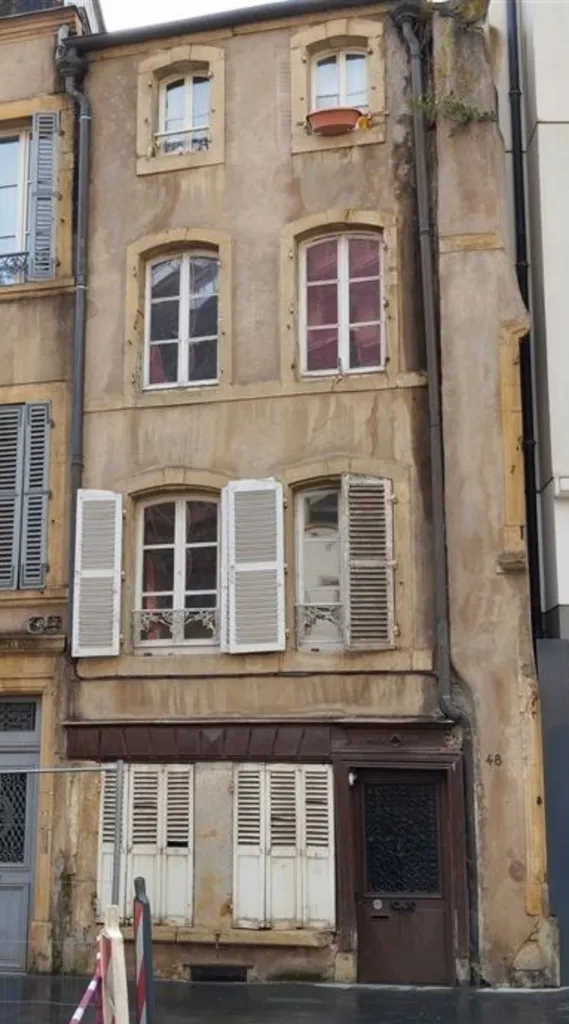 Välivaade - Renovable Apartment Building in Metz Centre
