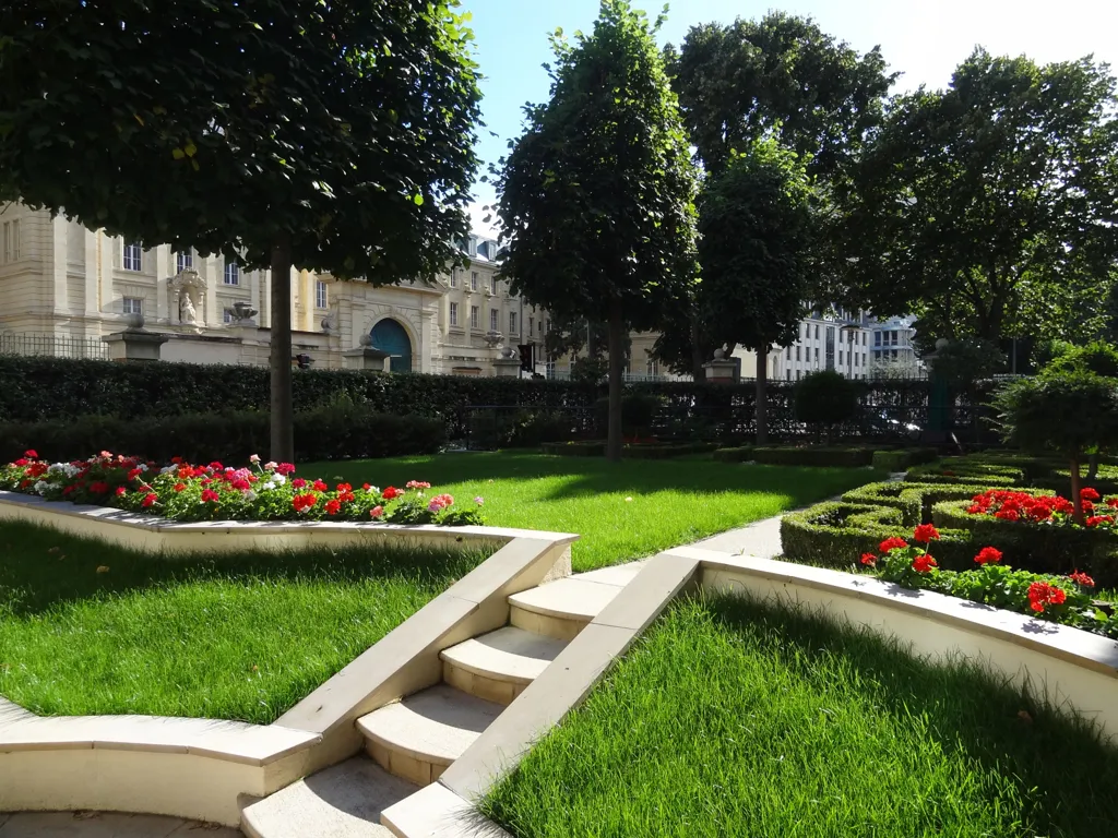 Jardin - Appartement 3 Pièces avec Balcon à Issy-les-Moulineaux