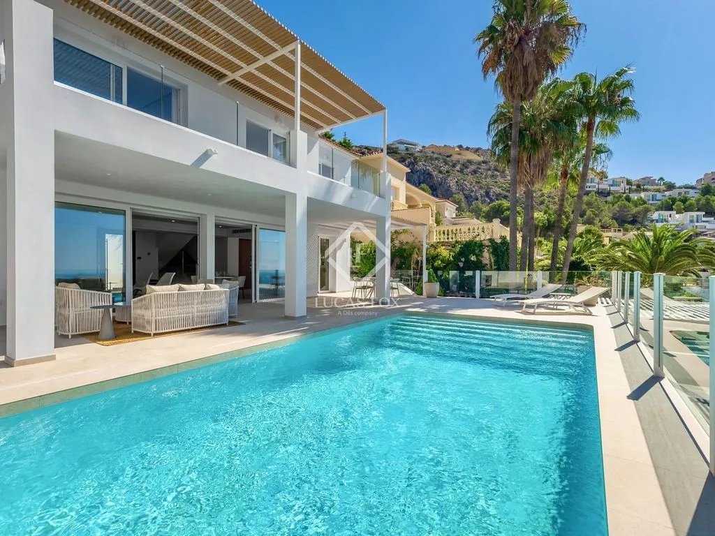 Piscine - Luxury Villa with Sea View in Altea