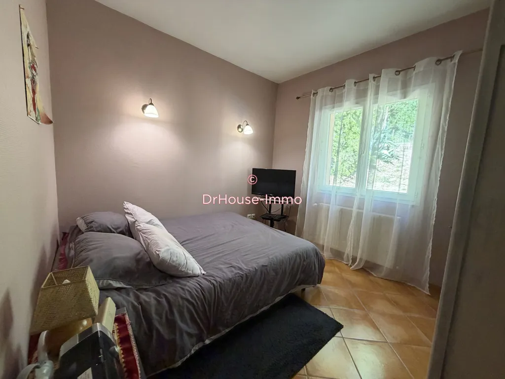 Chambres - Maison avec Piscine et Garage à Salindres