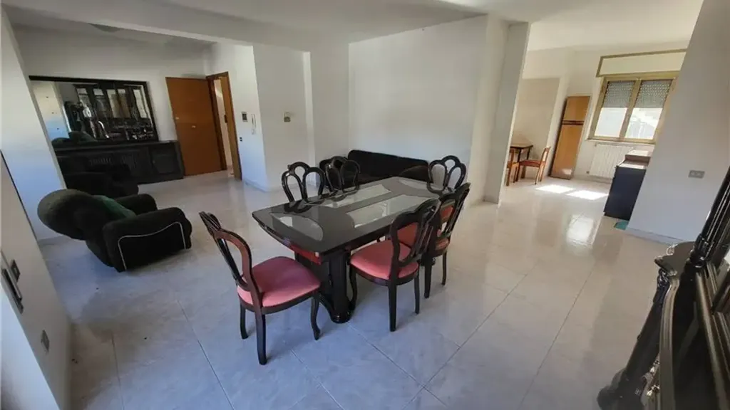 Appartement 6 pièces à IT