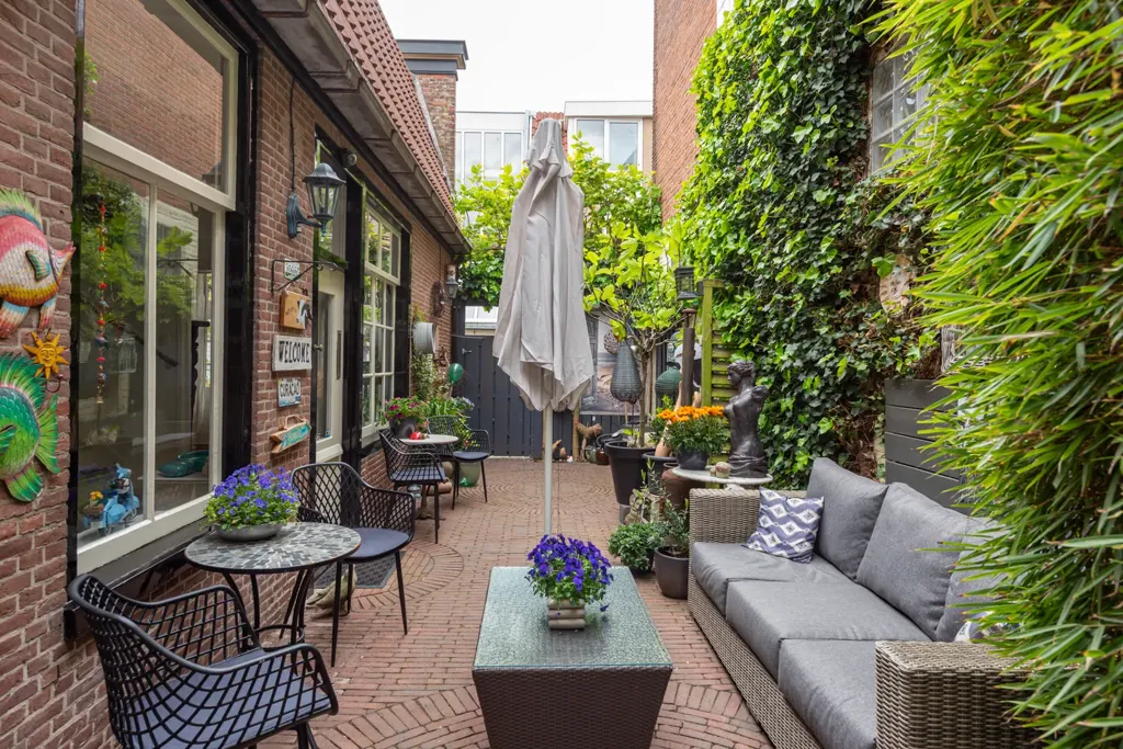 Aed - Historic House with Patio in Alkmaar