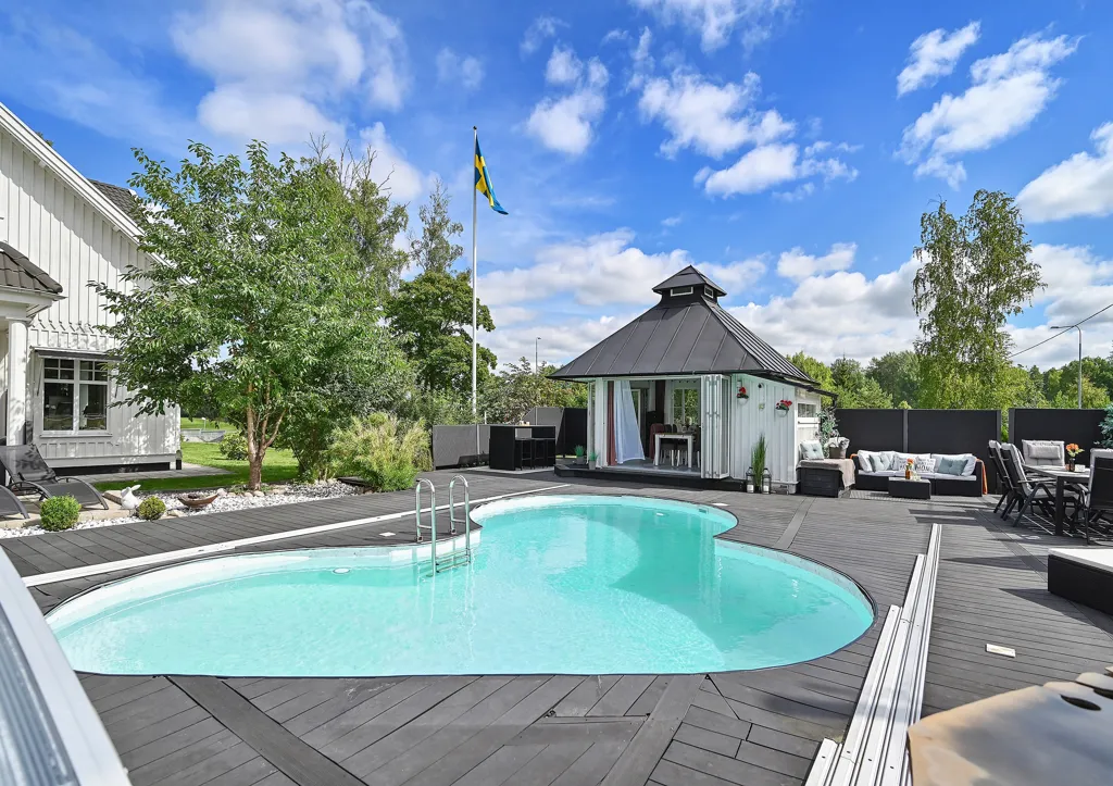 Piscine - Detached Villa with Pool in Rosersberg