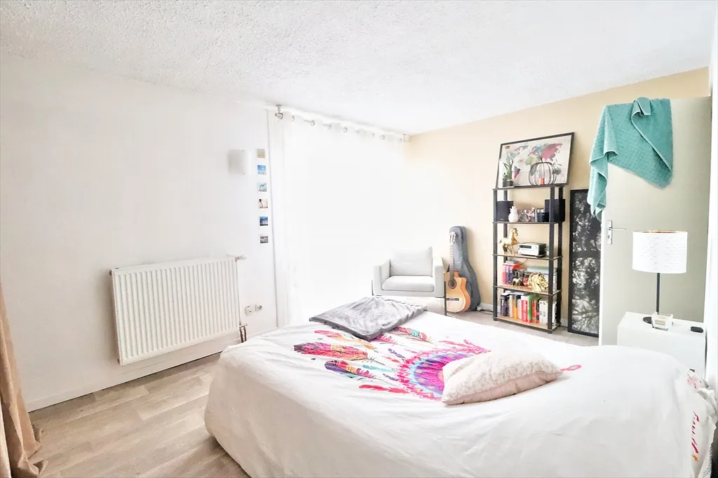 Bedrooms - Renovated 2-Bed Apartment near Albi University