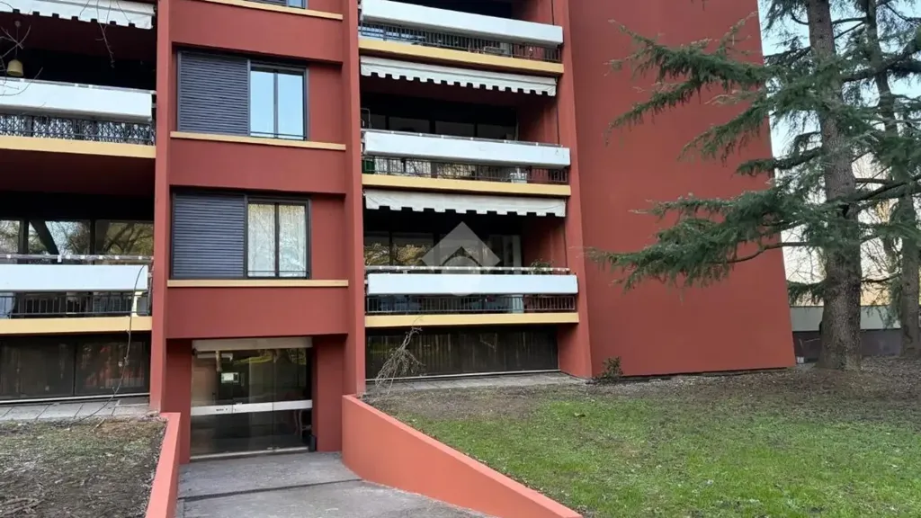 Extérieur - Bright 2-Bedroom Apartment with Balcony in Basiglio