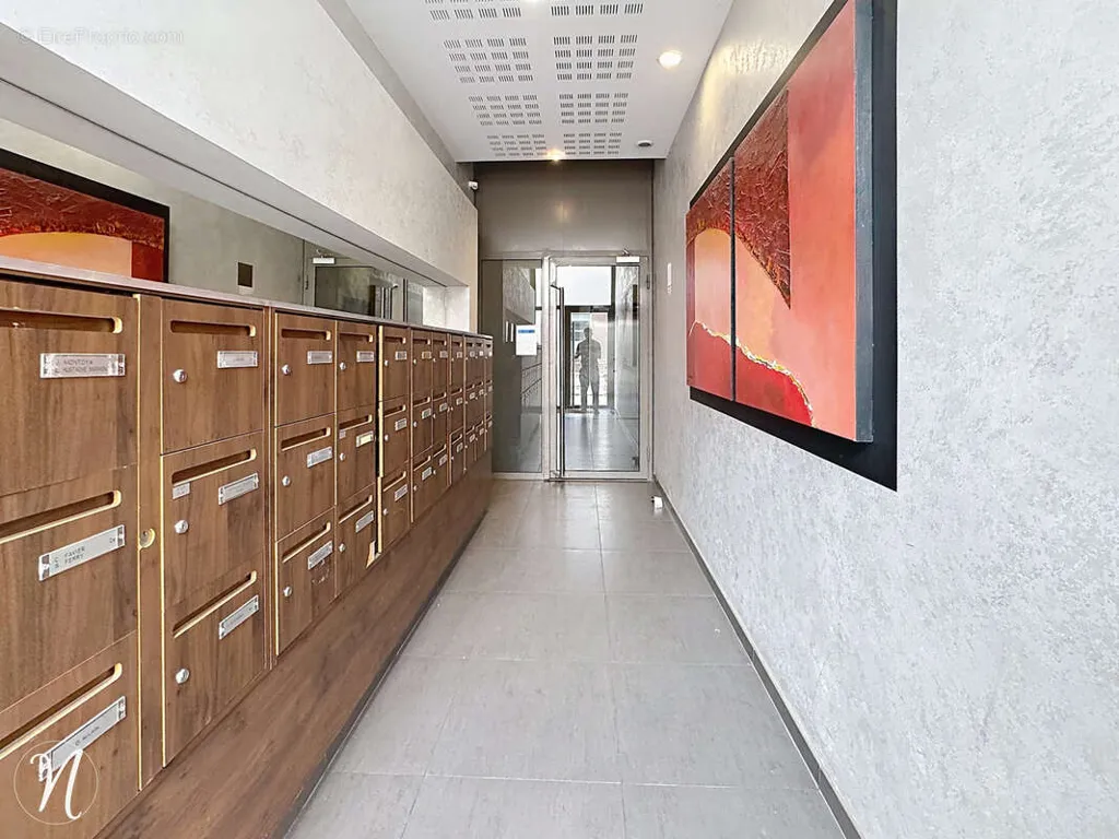 Entrée - Appartement T3 avec Terrasse au Centre d'Oullins