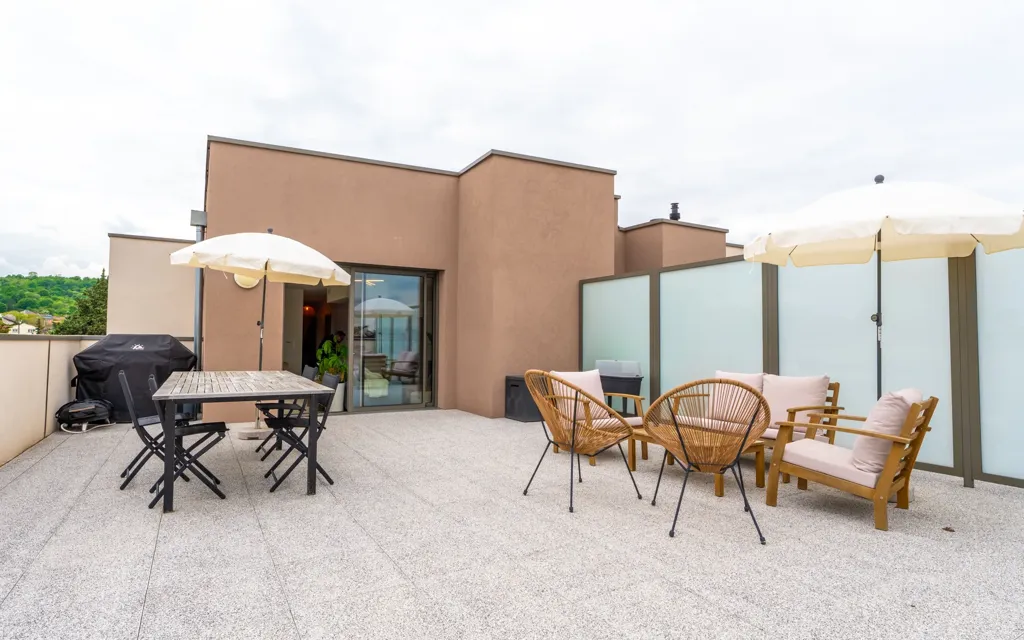 Terrasse - Appartement récent avec terrasse à Thionville