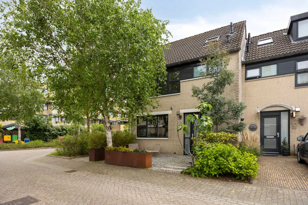 Välivaade - Spacious End-Terrace House with Garden in Capelle